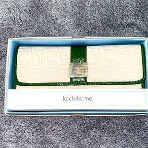 NEW Liz Claiborne Wallet